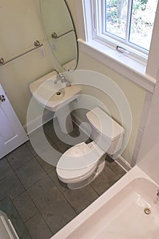 Simple bath, overhead view