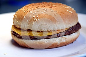 Simple cheeseburger