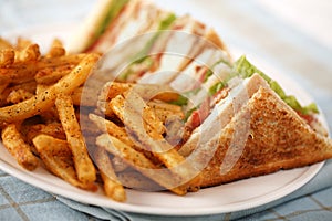 Simple club sandwich