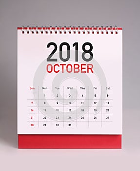 Simple desk calendar 2018 - October