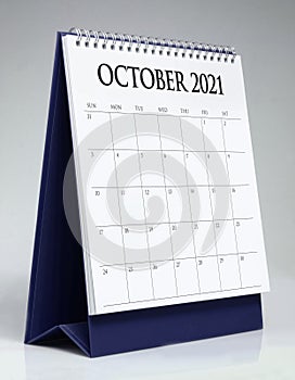 Simple desk calendar 2021 - October