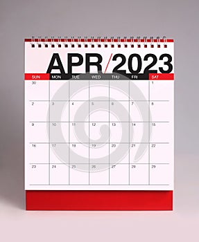 Simple desk calendar 2023 - April