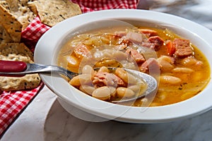 Simple Ham and Bean Soup