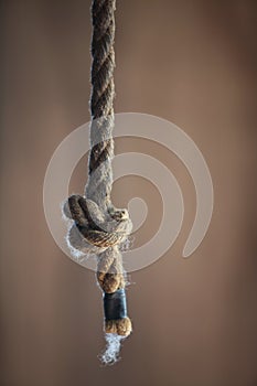 Simple knot in heavy rope