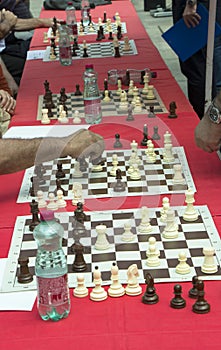 Simultaneous chess competition on the city square