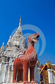 Singa statue at the door, Wat Phrathat Hariphunchai