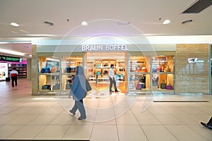 Singapore: bruan buffel