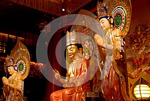 Singapore: Buddas at Buddha Tooth Relic Temple