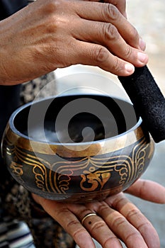 Singing bowl