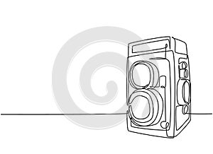 Single continuous line drawing of of old vintage analog twin lens camera medium format. Retro classic photography equipment