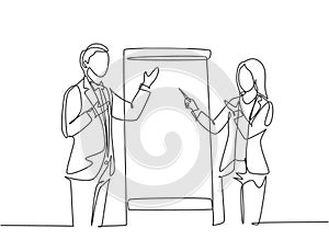 Single continuous line drawing of young happy male and female business coach speaking in front of the class. Coaching course and