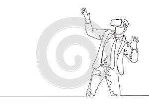 Single continuous line drawing of young shock businessman tries to avoid obstacles while playing game simulation. Virtual reality