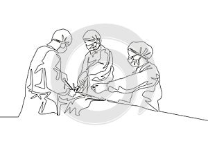 Single continuous single line drawing group of team surgeon doctor doing surgery to the critical patient at surgical operation