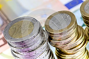 Single European currency decreasing