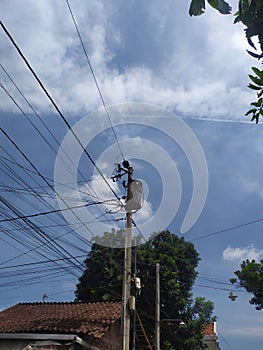 Single phase medium voltage power network