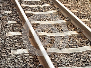 Single railways and chock and gravel