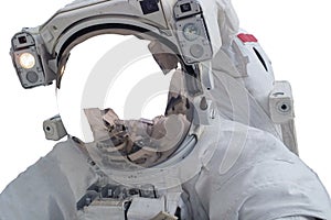 Jediný priestor kozmonaut biely priestor v helma odraz z izolované na bielom pozadí 