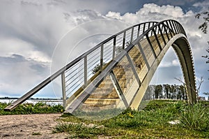 Single span arch bridge