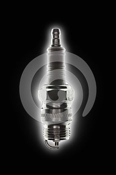 Single spark plug with strong backlight glow