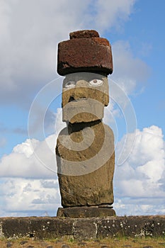 Single statue of Ahu Tahai, Ea photo