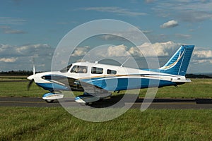 Single turboprop aircraft landing aircraft.