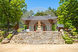 Singyesa in Onjong ri, Kangwon province, North Korea. Translation: Taeung Hall