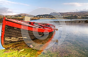 Sink red boat