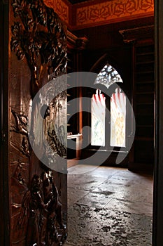 Carved wooden door of the Monserrate palace library