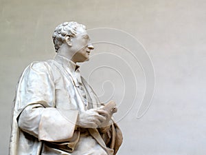 Sir Isaac Newton statue