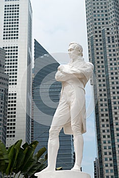 Sir Raffles statue, Singapore photo