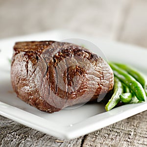 Sirloin steak with green beans