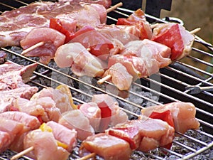 Sis-kebabs on barbecue