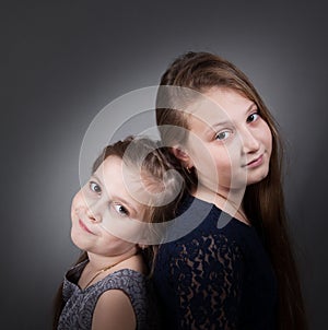 Sister portraits, studio