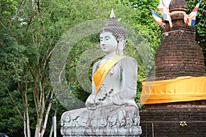 Sitting budda statue