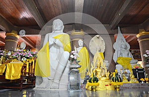 Sitting budda statue