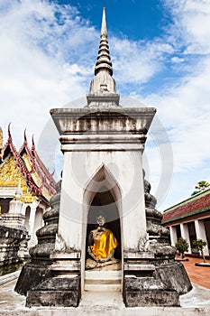 Sitting Buddha in wat pratat chaiya