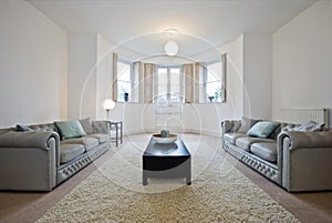 Sitting room with bay window