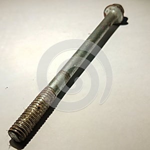 Size eight bolts for motorbikes and cars