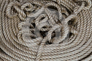 Skein of long linen beige rope