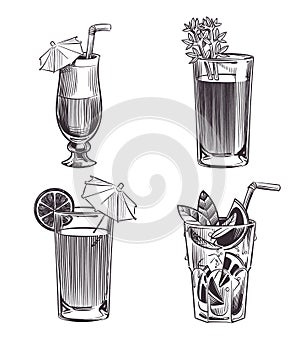 Sketch cocktails. Hand drawn alcohol drinks. Cold beverages set. Black and white glasses with straws or decorative