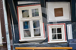 Skew windows