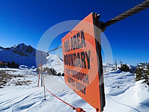 Ski area boundary sign, closed area