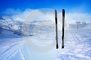 Ski for mountain