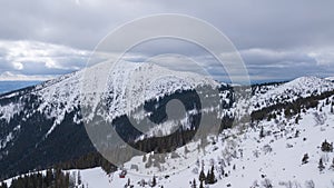 Lyžiarske stredisko Jasná Slovensko horský letecký dron pohľad zhora