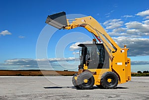 Skid steer loader construction