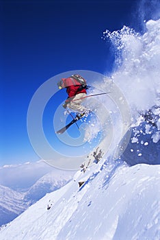 Esquiador saltando 