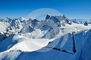 Skiers heading for Vallee Blanche