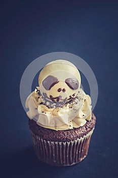 Skull cup cake