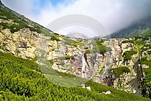 Vysoké Tatry, Slovensko - pohled na vodopád Skok.