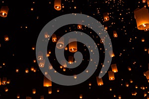 Sky lanterns, Flying Lanterns